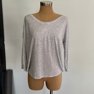 3/4 length light grey shirt